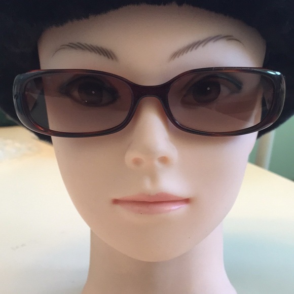 Fendi Sunglasses - Picture 2 of 7